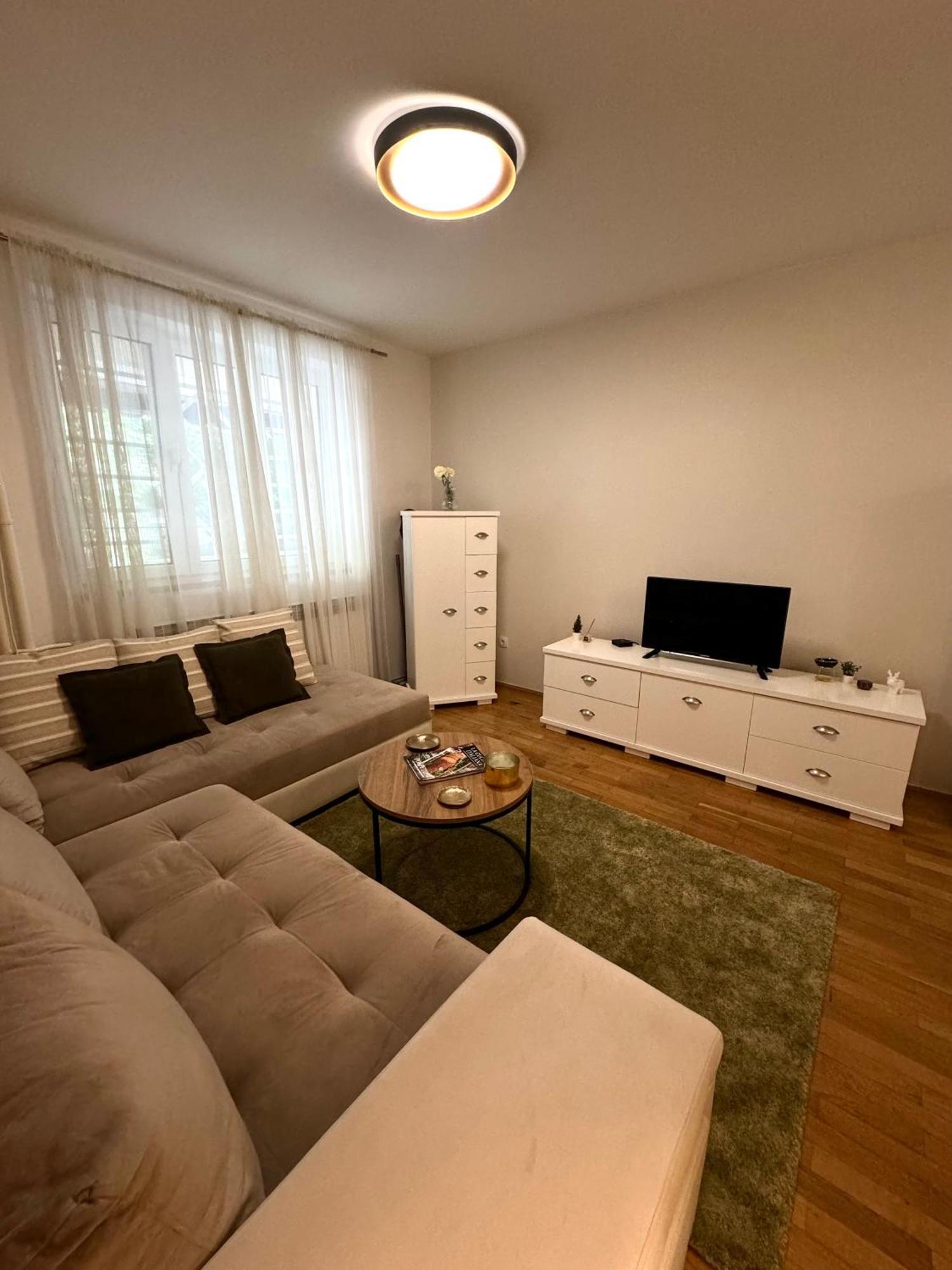 7 Emperors Central Suite Beograd Bagian luar foto